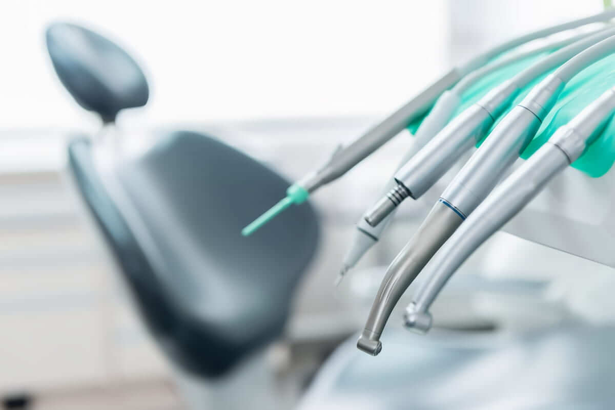 equipamiento abrir clinica dental